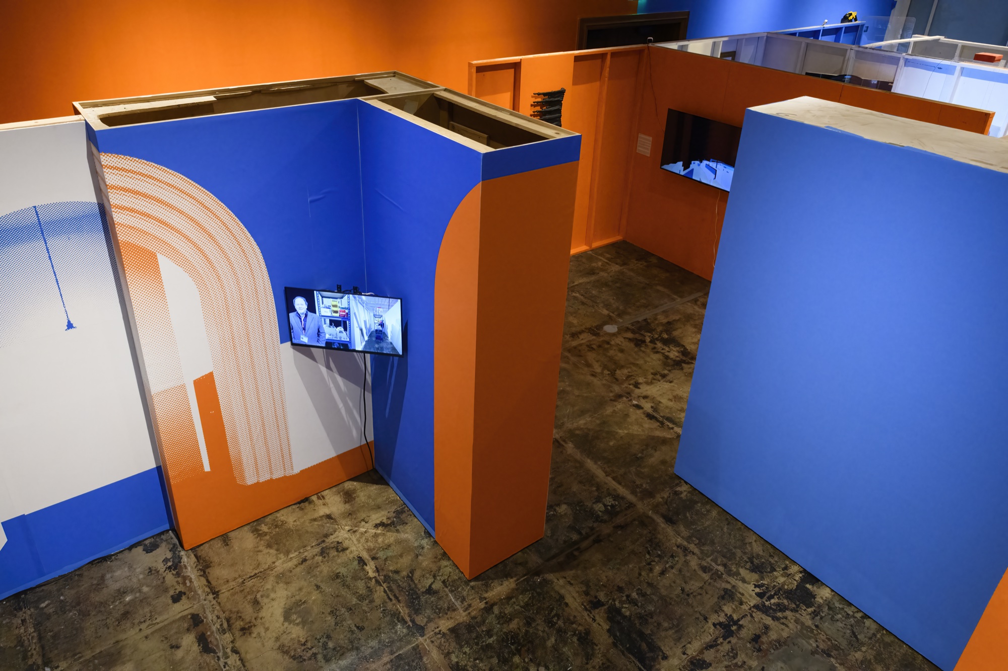Extra/phenomenalities installation 44