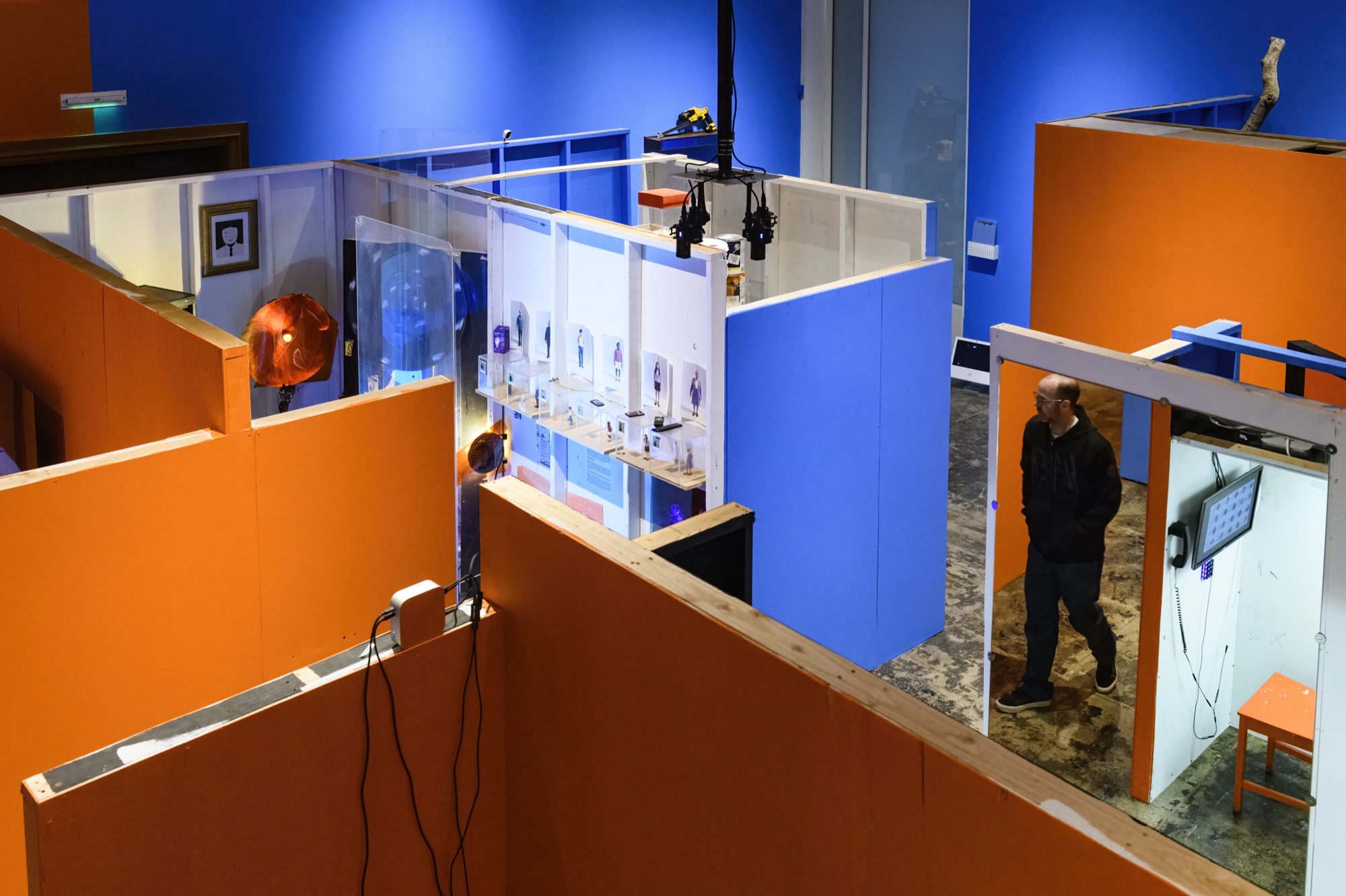 Extra/phenomenalities installation 46