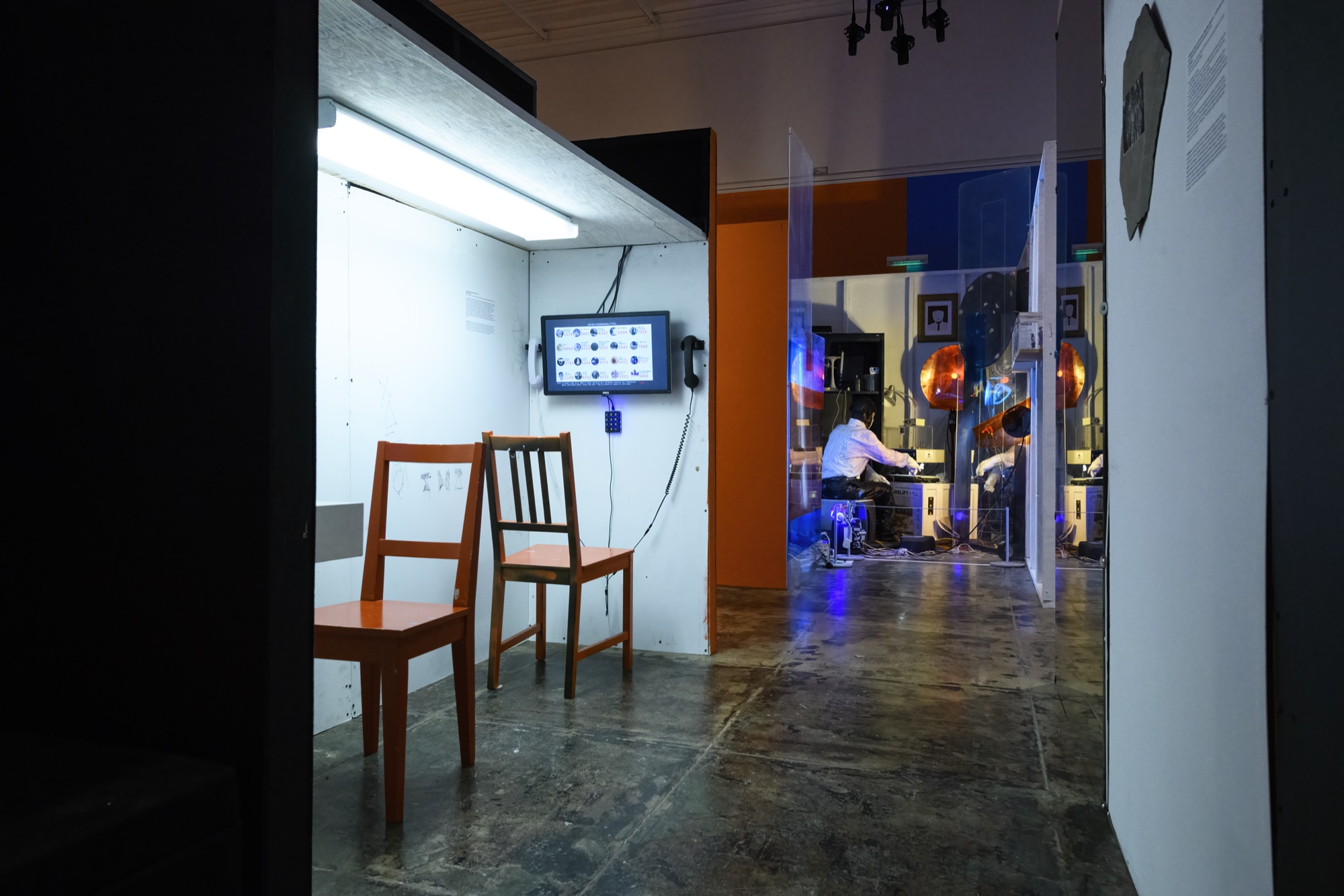 Extra/phenomenalities installation 49