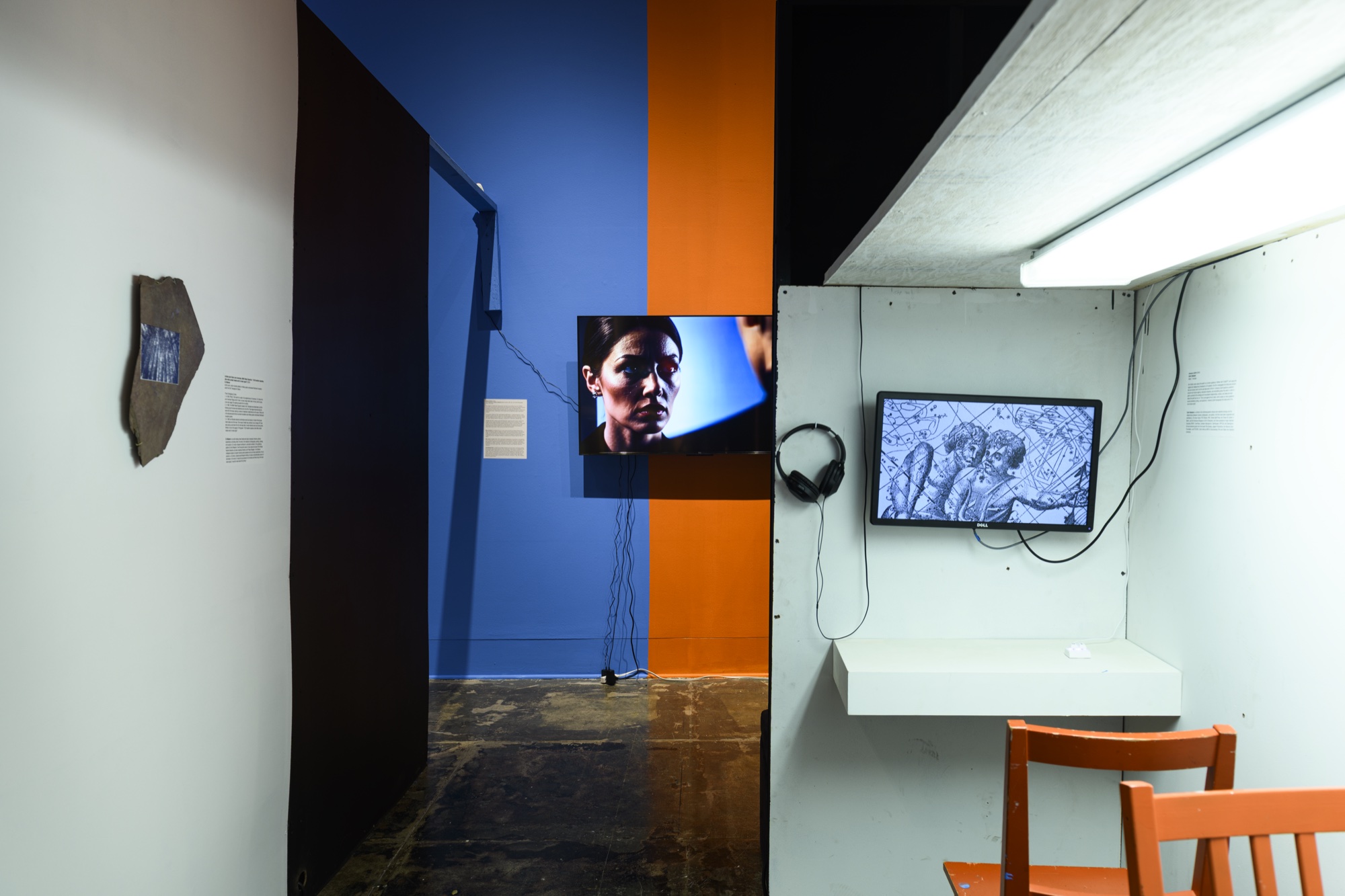 Extra/phenomenalities installation 51