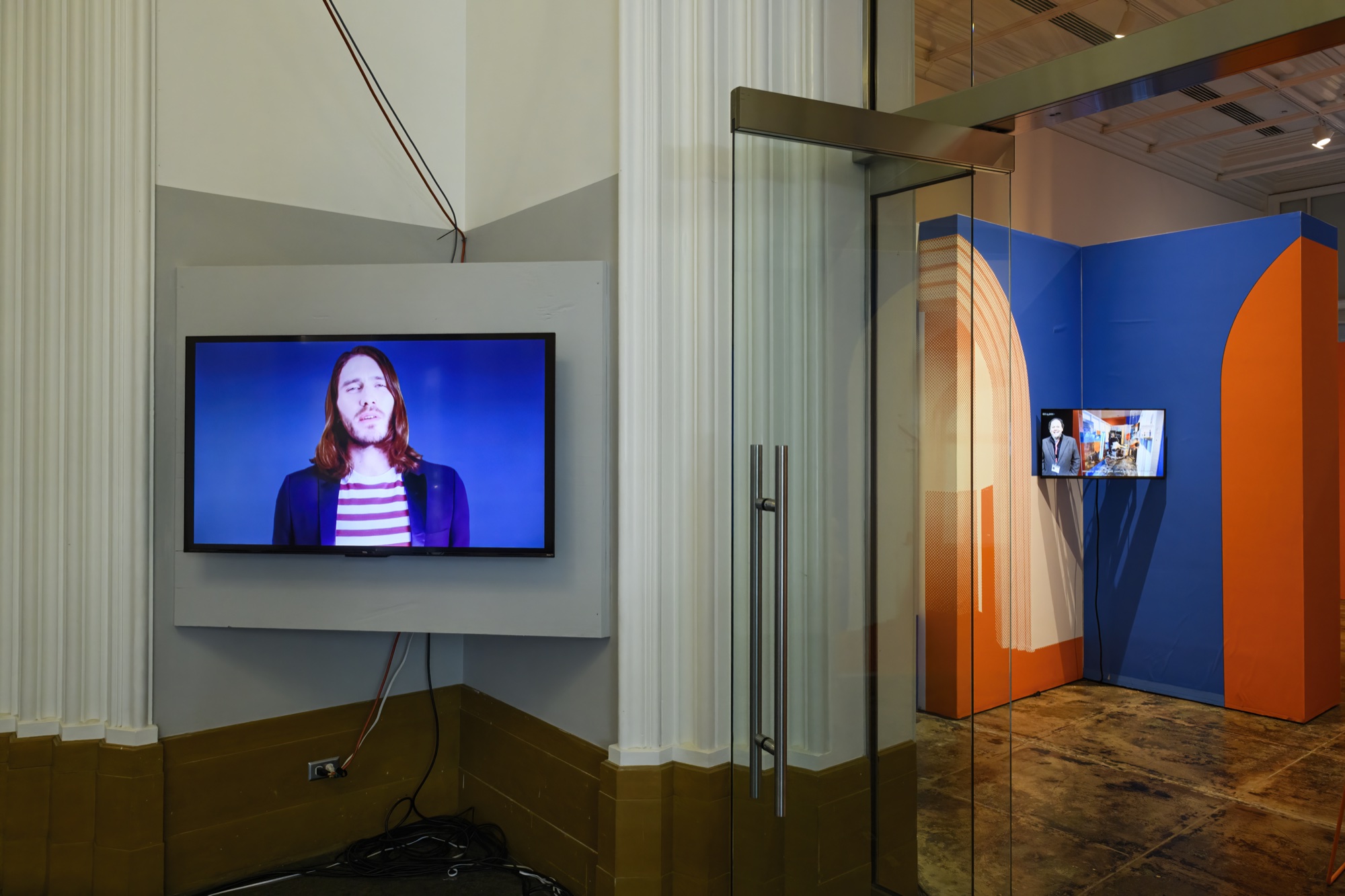 Extra/phenomenalities installation 52